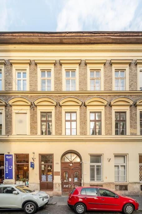 Dizsu'S Place Budapeste Exterior foto